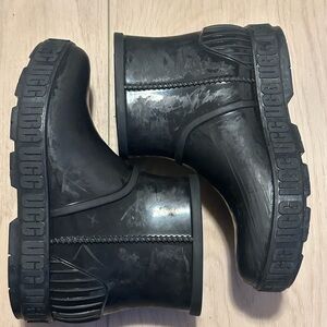 Kids Size 1 Ugg Drizlita Rainboot